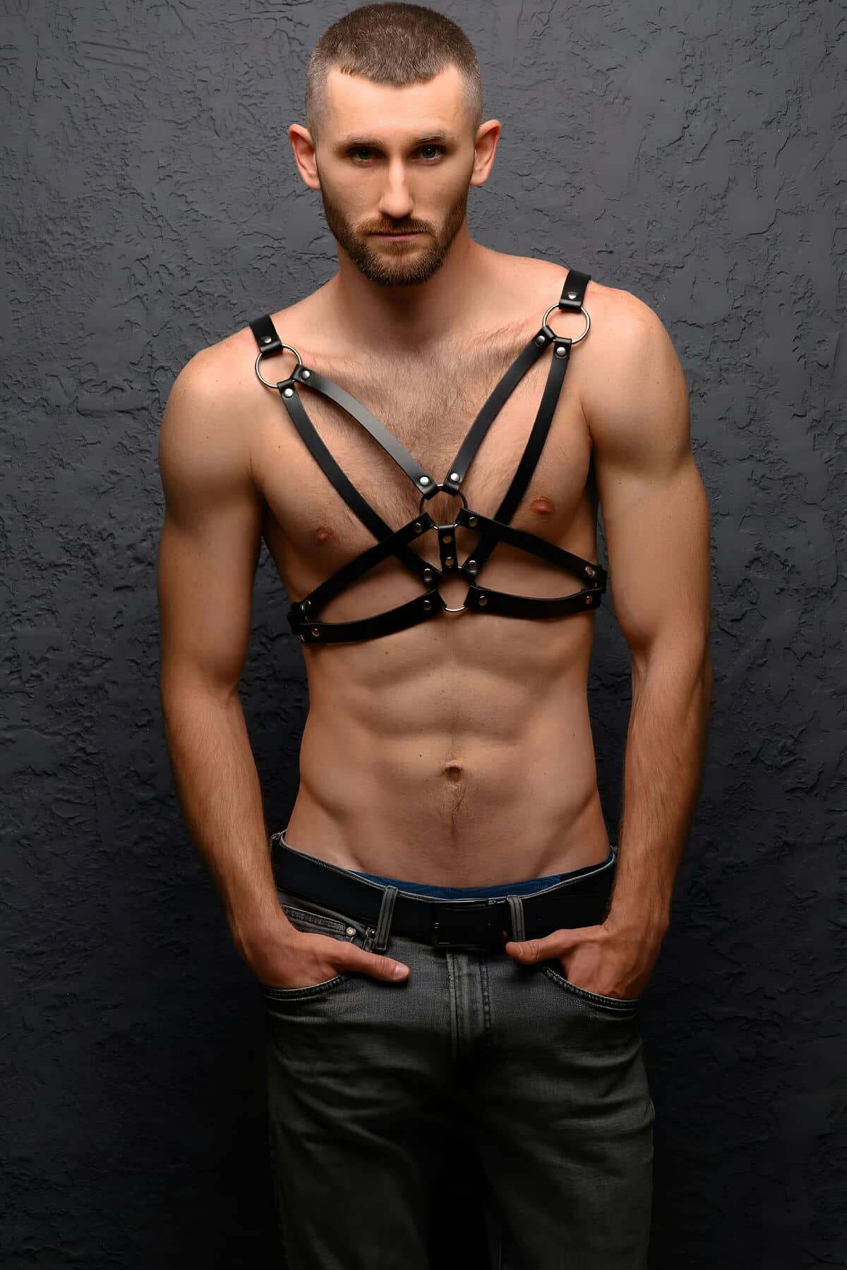 CLZ41 Erkek Göğüs Üzeri Deri Harness - Ürün Rengi:Kırmızı