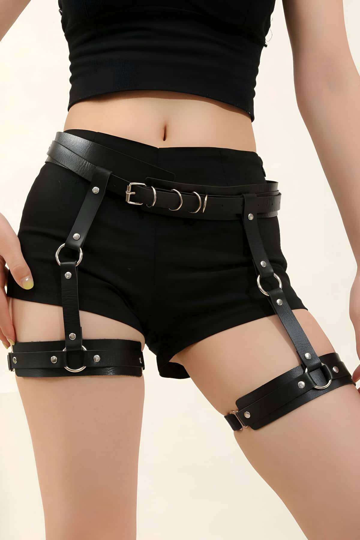 CLZ41 Siyah Deri Jartiyer Harness - Ürün Rengi:Kırmızı